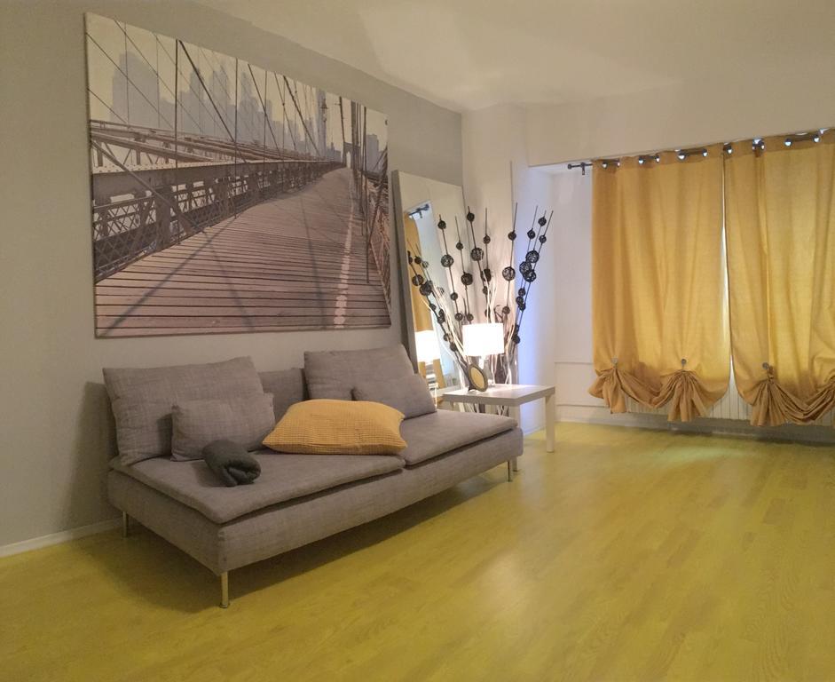 Green Apartment Bucarest Esterno foto