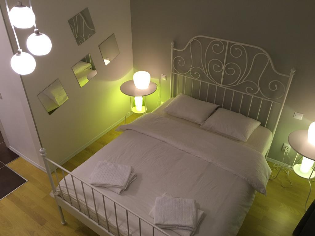 Green Apartment Bucarest Esterno foto