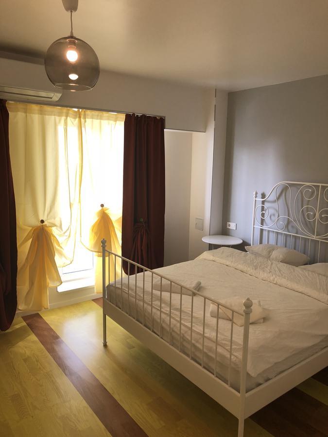 Green Apartment Bucarest Esterno foto